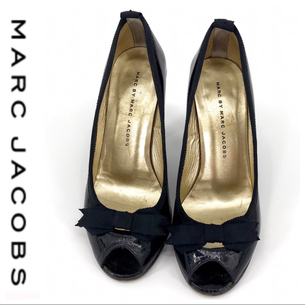 πSALEπ Marc Jacobs Black Patten Peep Toe Heels - Picture 2 of 7